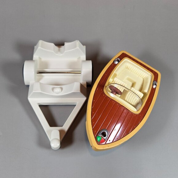 C.C. Boat 'N Trailer No 17 (1999) The Chevron Cars - Picture 5 of 9